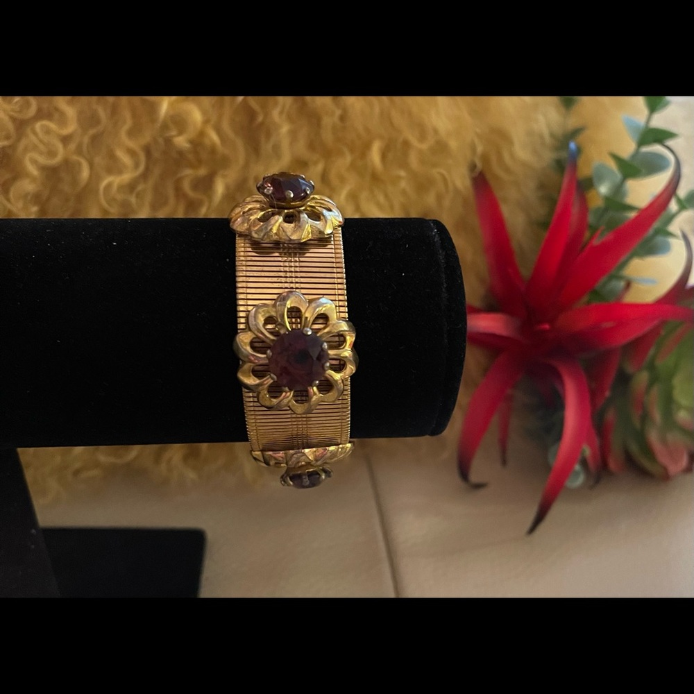 Vintage Gold-tone Bracelet with Large Amethyst Rhinestones